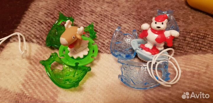 Игрушки киндер сюрприз (смурфики и натунс)