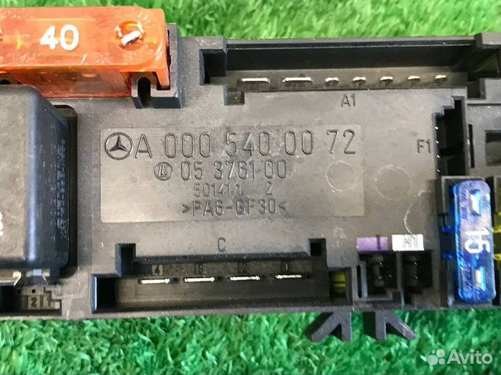 Блок предохранителей Mercedes-Benz C-class