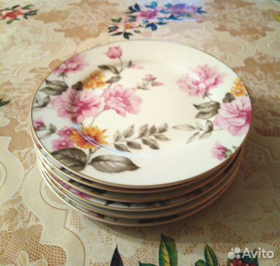 Тарелки.Молочники.Соковыжималка