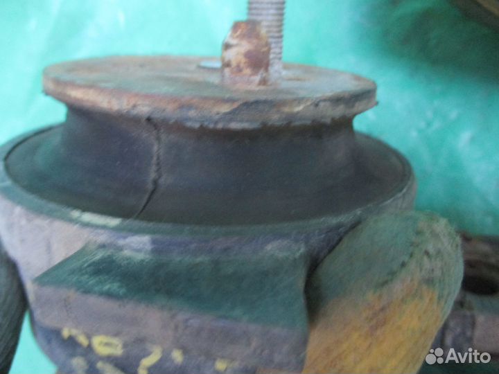 Forester 2002-2007 опора двигателя