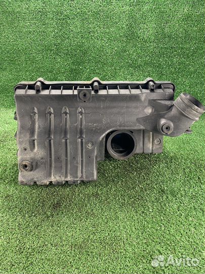 Корпус воздушного фильтра Skoda Fabia 2