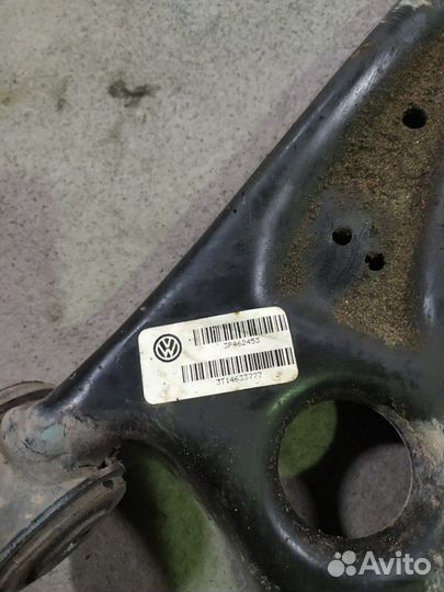 Рычаг передний правый на Фольксваген Джетта 14 год