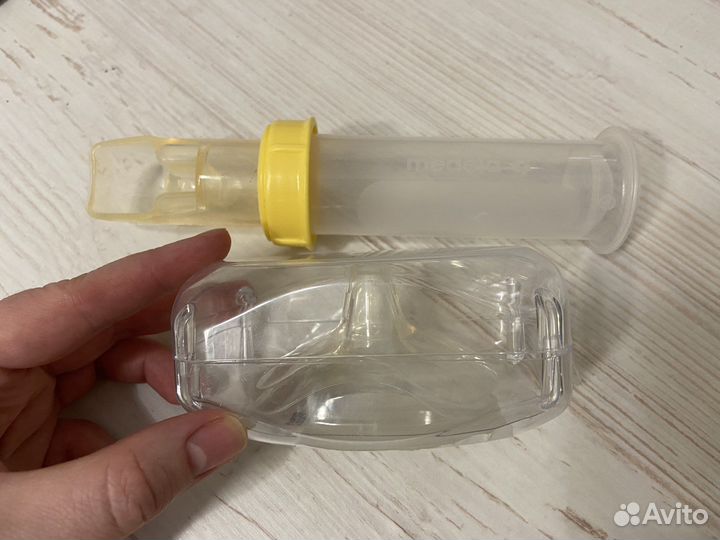 Ложечка medela и накладки на грудь avent