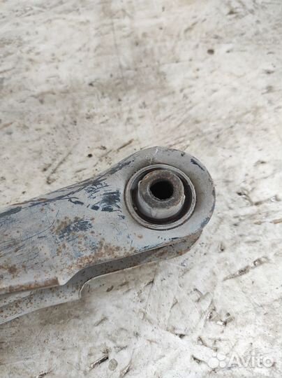 Рычаг задний правый mitsubishi lancer 10