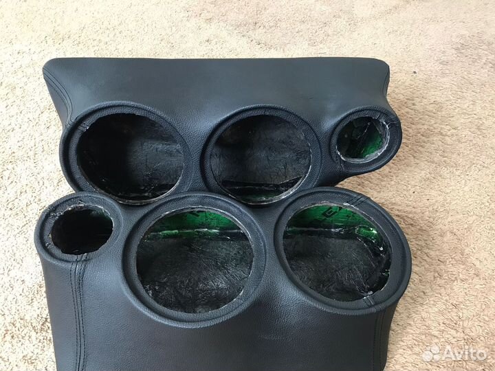 Подиум под 2х16 и твитер