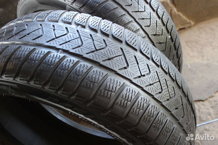 Pirelli Winter Sottozero 3 245/45 R19 102V