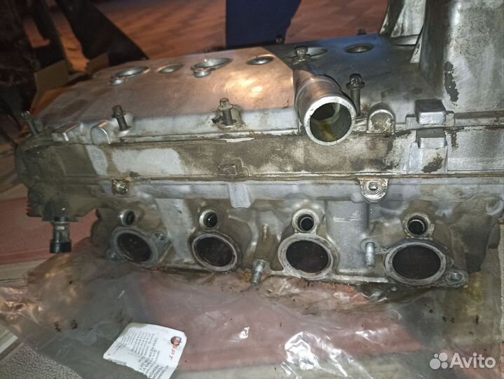 Клапанная крышка и помпа