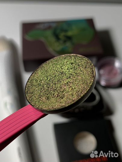 Косметика и кисть б/у