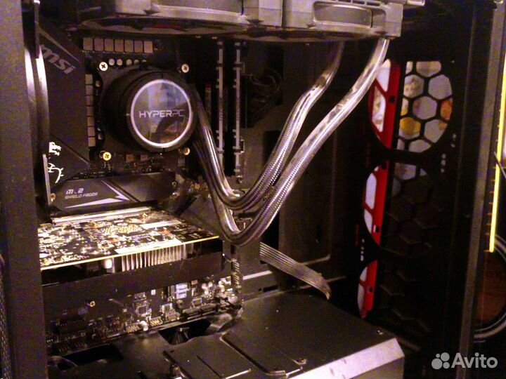 Игровой пк с монитором и клавиатурой