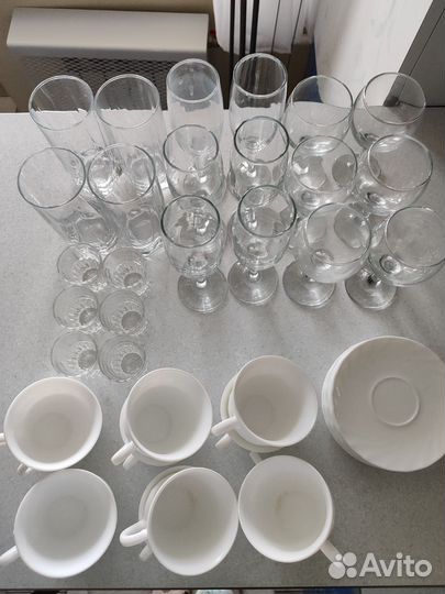 Бокалы и чайный сервиз, б/у