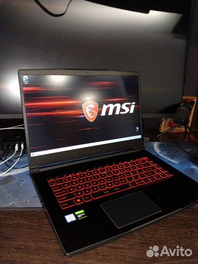 Ноутбук MSI