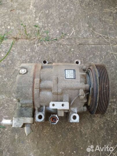 Компрессор кондиционера Nissan X-trail t-30