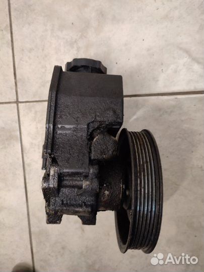 Насос гидроусилителя руля Mercedes-Benz Vito W638