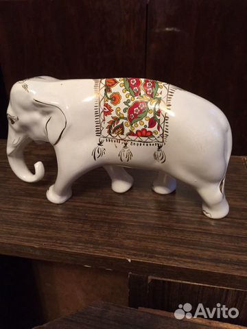 Слон фарфоровый