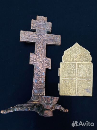Киотный крест на подставке;створка складня/латунь