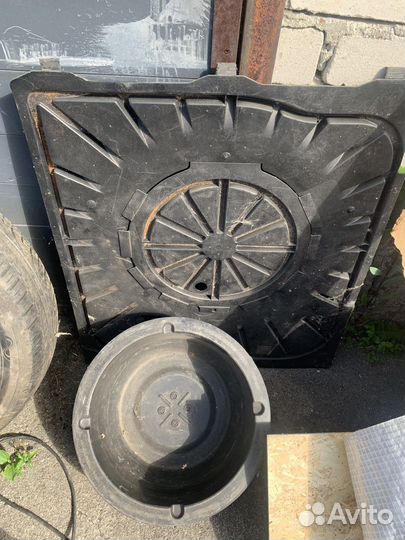 Пластик в багажник+ запаска mersedes w124