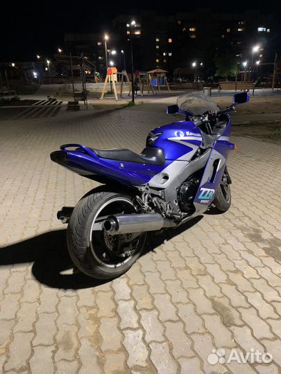 Kawasaki ZZR1100