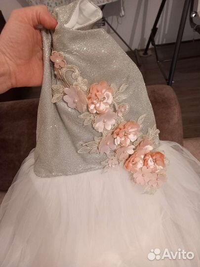 Платье праздничное