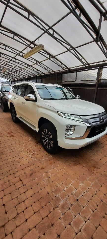 Mitsubishi Montero Sport: фото владельца