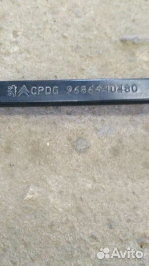 Поводок стеклоочистителя передний правый Citroen