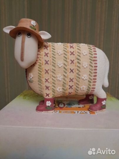 Фигурка овечки большая 