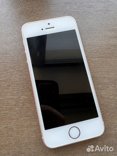 iPhone SE, 64 ГБ