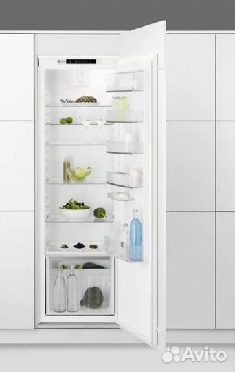 Холодильник Electrolux ERN 3213 AOW Новый