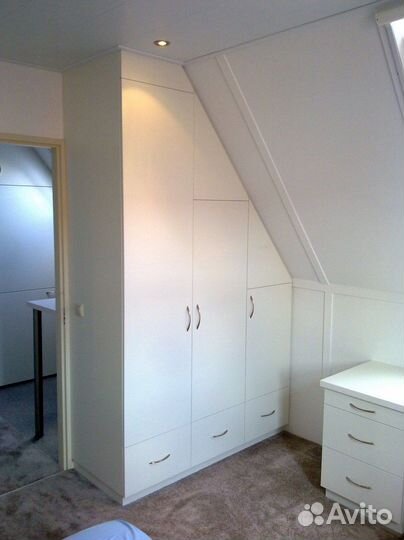 Шкаф мансардный