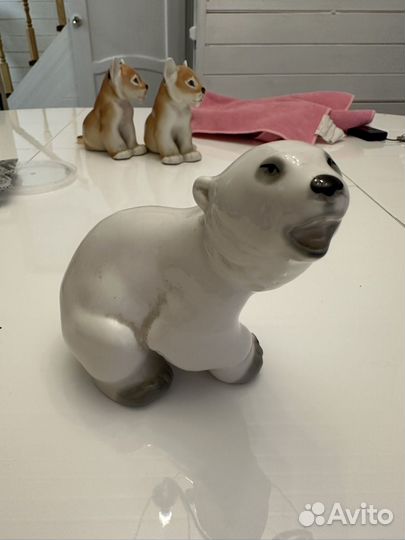 Статуэтка белый медведь лфз
