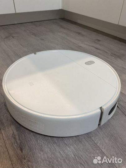 Робот пылесос Xiaomi Mi Robot Vacuum Mop Essential