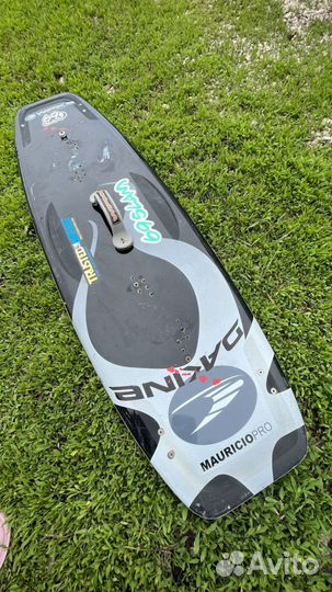 Доска для вейксерфинга / кайтборд/ вейкборд