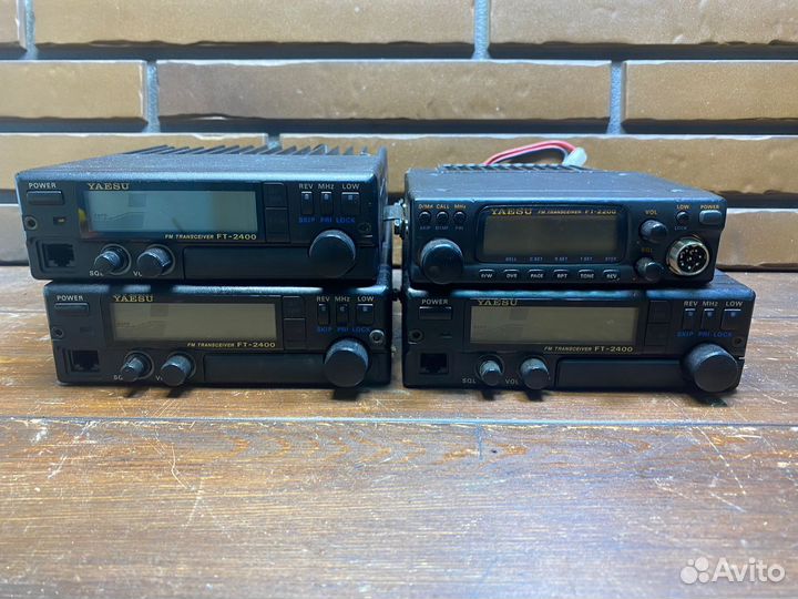 Автомобильная рация Yaesu FT2400
