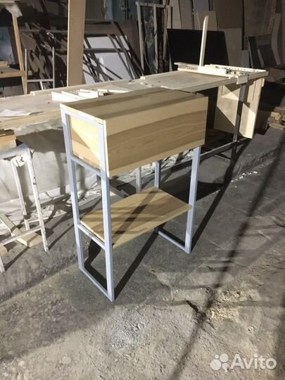 Консольный столик в прихожую