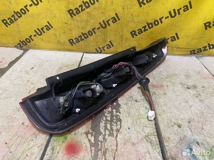 Фонарь задний левый Ниссан Икстрейл 1