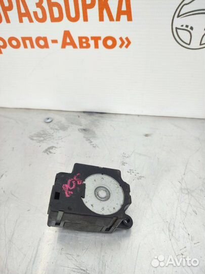 Моторчик заслонок печки Peugeot 308 хэтчбек 1.6 Л