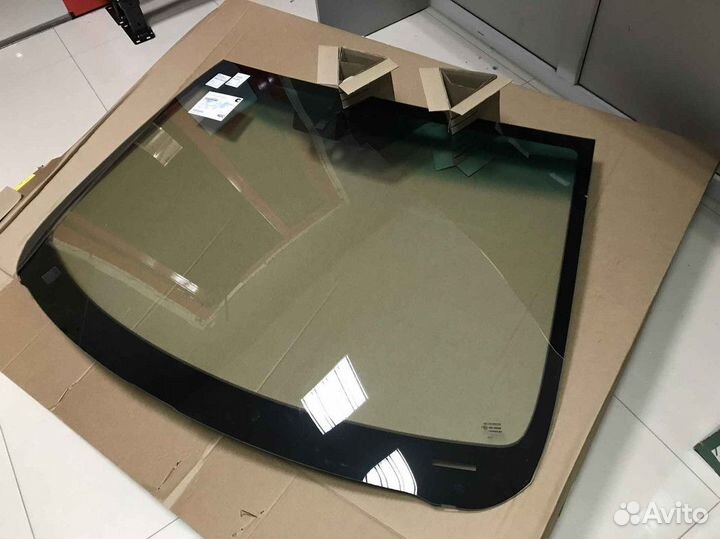 Лобовое стекло Nissan Sentra