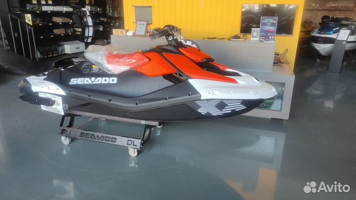 Новый гидроцикл Sea-Doo Spark Trixx