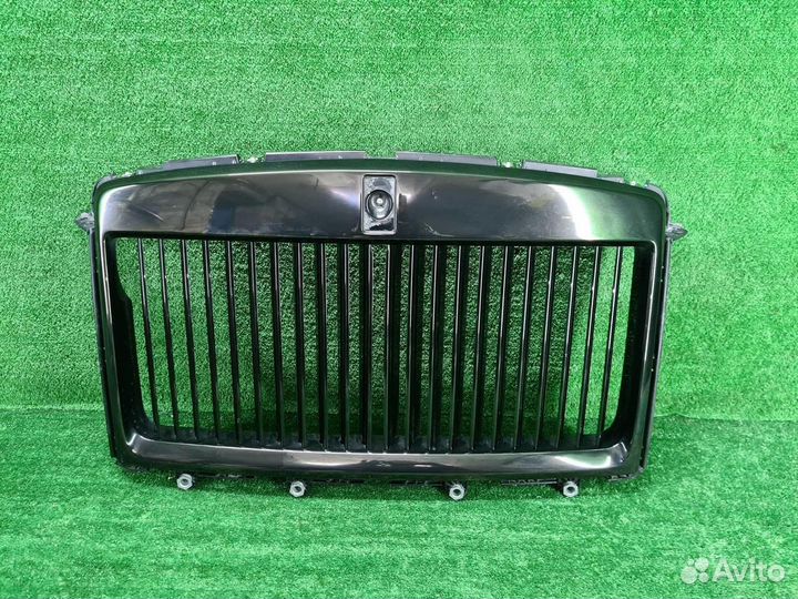 Решетка радиатора Rolls-Royce Cullinan