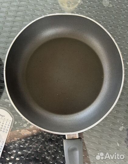Сковорода tefal и Икеа (2 шт)