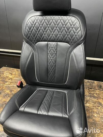 Комфортные сиденья bmw в Toyota LC200