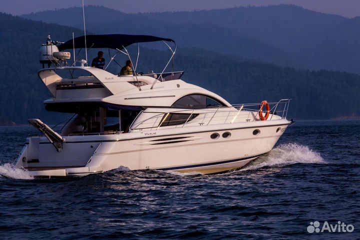 Аренда яхты, катера, прогулка на яхте по морю