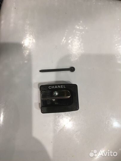 Точилка Chanel и лопаточка Lancôme, новые