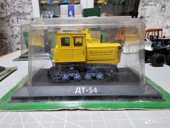 Модели тракторов 1:43