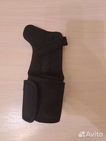 Бандаж на лучезапястный сустав с поддержкой