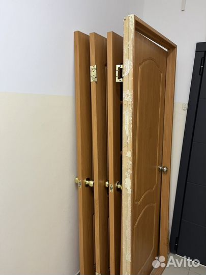 Двери межкомнатные с коробкой деревянные бу