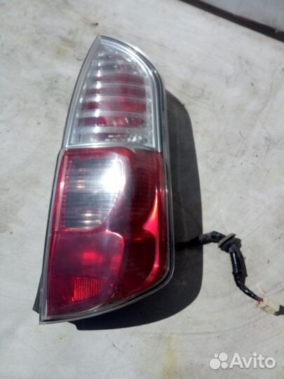 Фонарь задний правый Daihatsu Boon
