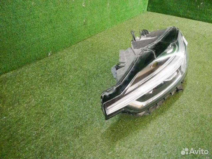 Фара левая Volvo XC60