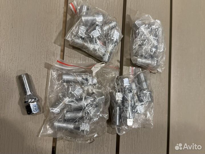 Колесные болты