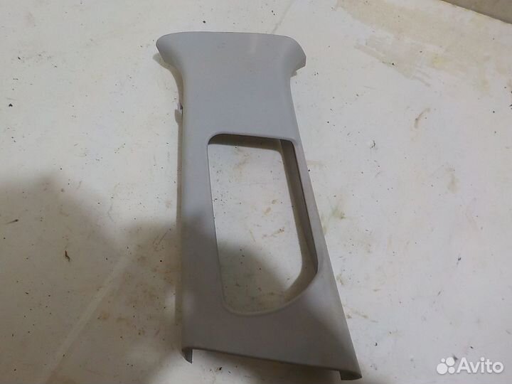 Накладка средней стойки skoda octavia A5