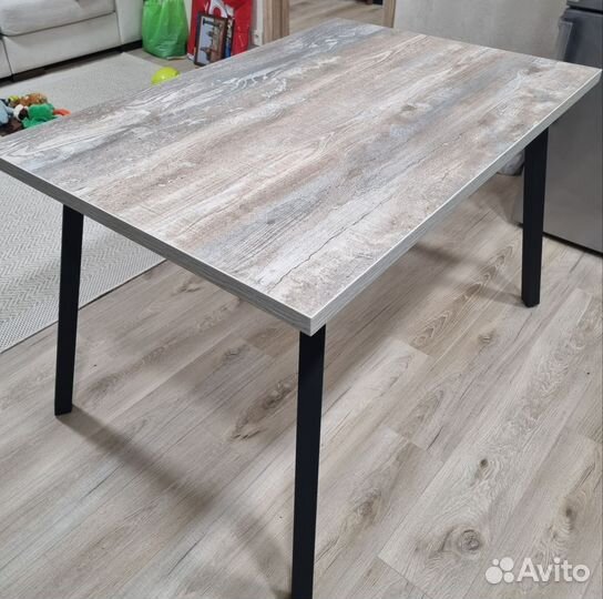 Кухонный стол